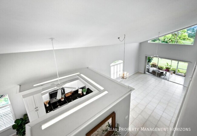 Building Photo - 8737 Pebble Creek Ln