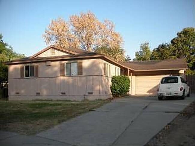 Primary Photo - 3 Bedroom Home in Citrus Heights in a Cul ...