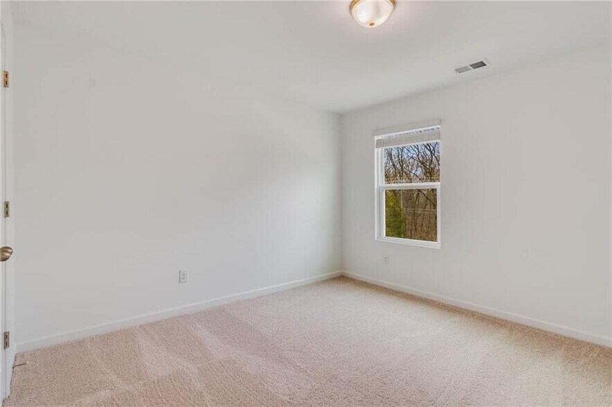 Building Photo - 5820 Flint Ln