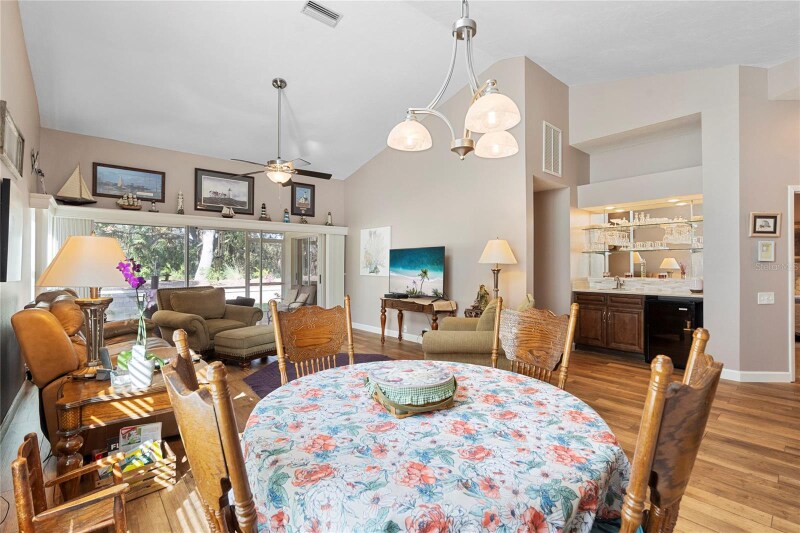 Building Photo - 4966 Clubview Ct E