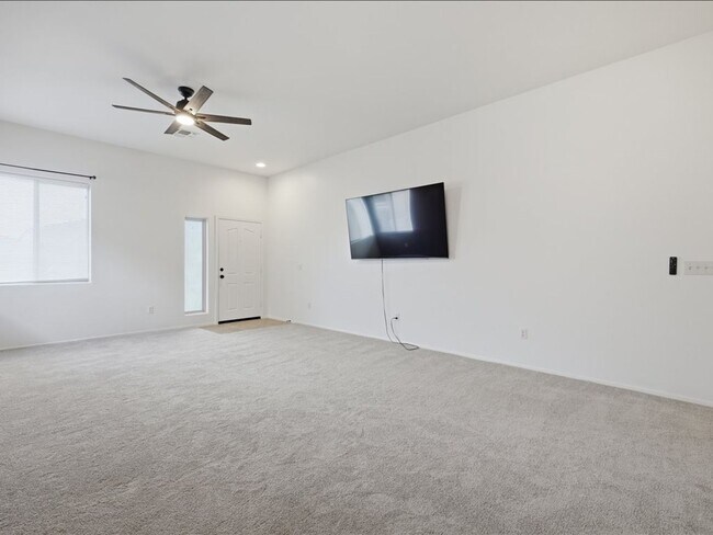 Building Photo - 601 E Pima Meadows Dr