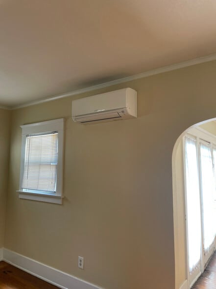 Building Photo - 515 S Indiana St