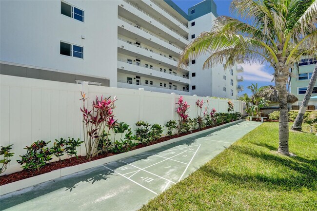 Building Photo - 1750 S Ocean Blvd