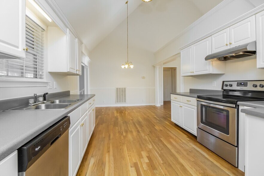 Building Photo - 3019 Overhill Ct