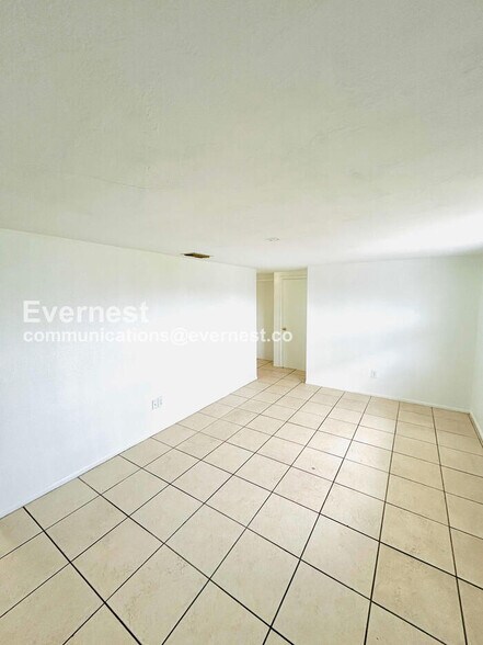 Building Photo - 3749 Beechwood Dr