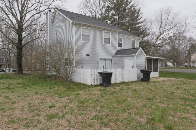 Building Photo - 1268 Carriage Park Dr