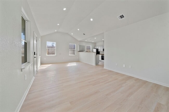 Building Photo - 4415 Castor St