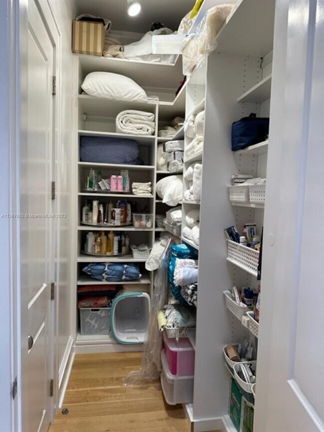 Building Photo - 645 Almeria Ave