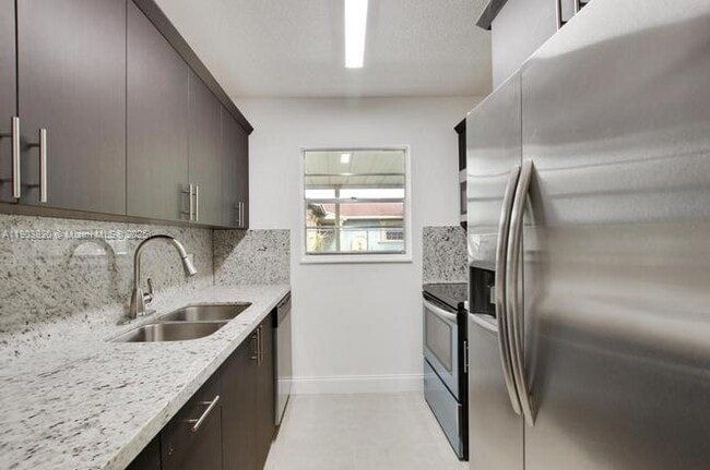 Building Photo - 7603 Kimberly Blvd