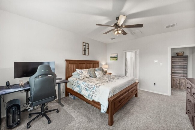 Building Photo - 105 Greengate Dr
