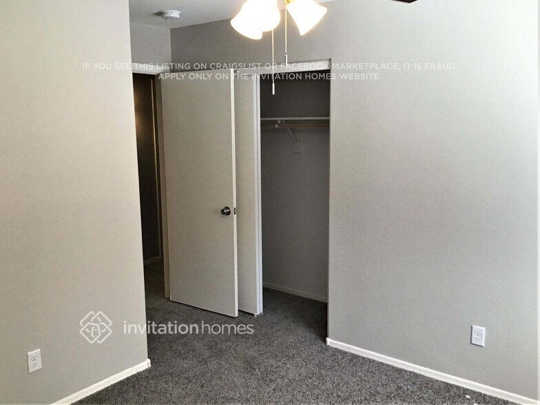 Building Photo - 10476 W Sunflower Pl
