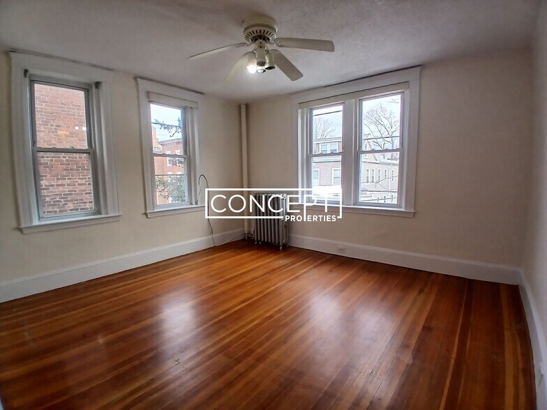 Building Photo - 15 Barrows St