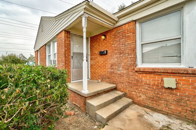 Building Photo - 2 Bed 1 Bath Duplex in MWC