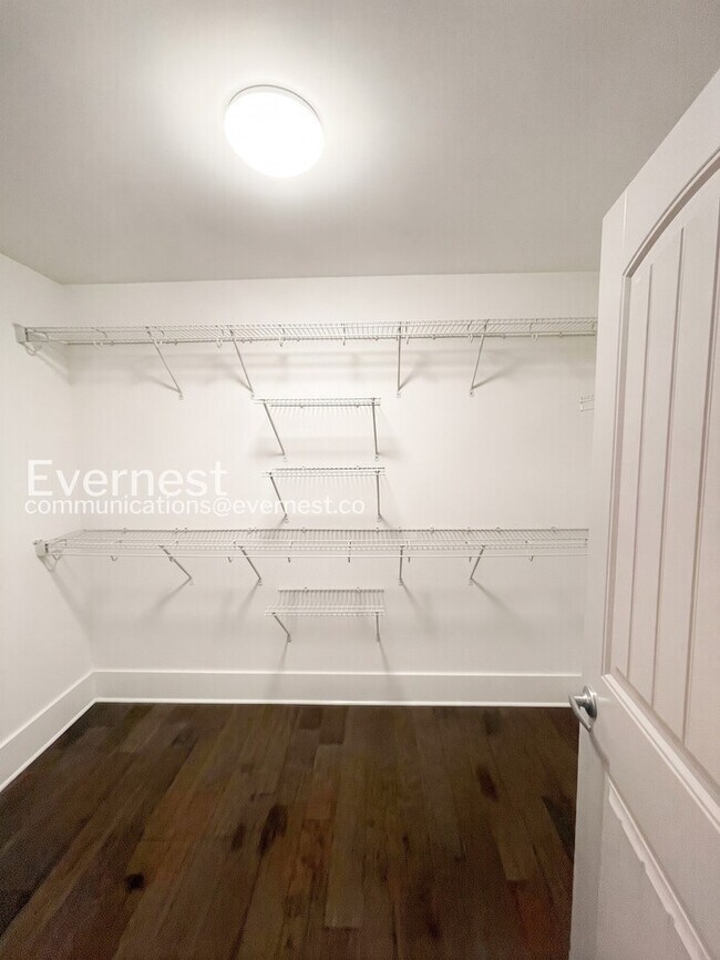 Building Photo - 3-Bed/2.5-Bath Home/Available Now!