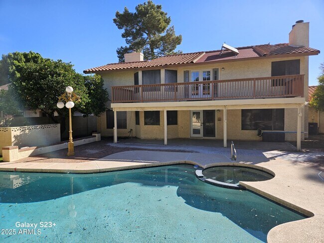 Building Photo - 2344 W Lobo Ave