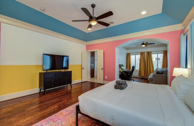 Building Photo - 1204 E 29th St