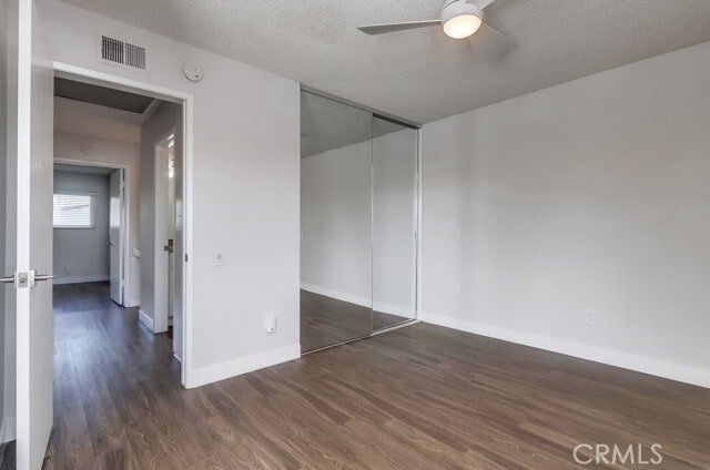 Building Photo - 7030 Seawind Dr