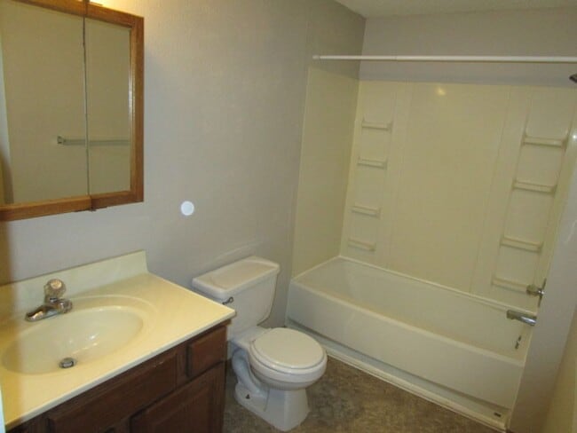 Building Photo - 820 Moro St