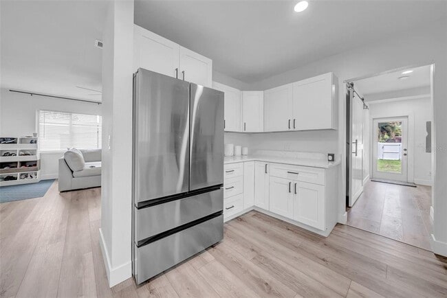 Building Photo - 5548 Dartmouth Ave N