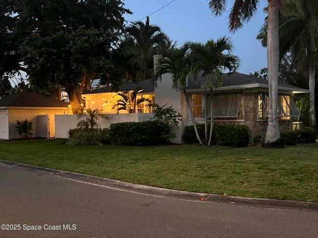 Building Photo - 346 3rd Ave