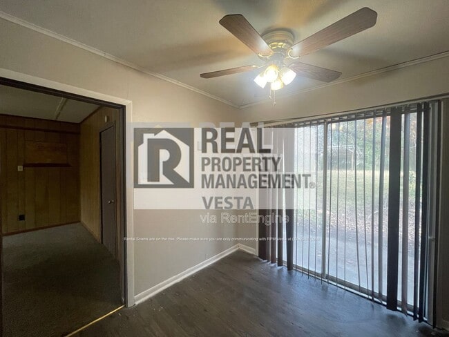 Building Photo - 4342 Pinedale Dr