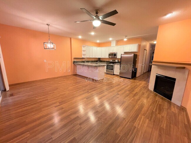 Building Photo - 4325 SE 79th Ave