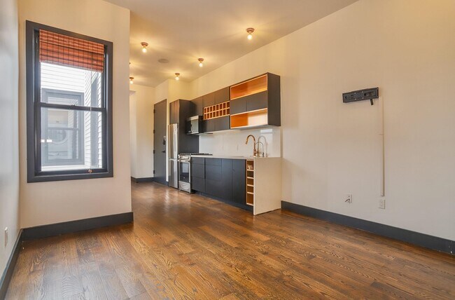 Building Photo - 43 Thorne St