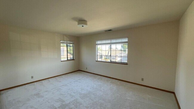 Building Photo - Walnut Creek Northgate neighborhood! Beaut...