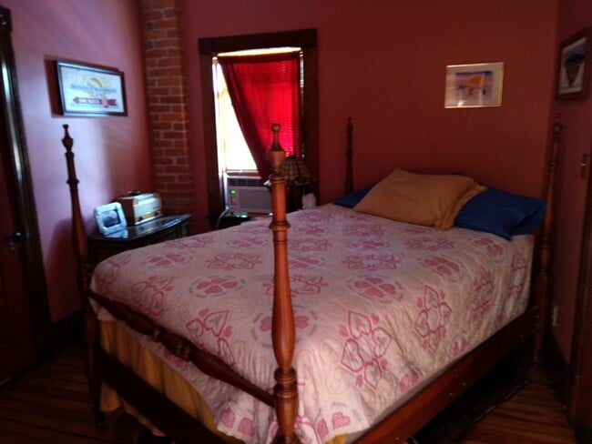 Building Photo - 314 N 1st St W