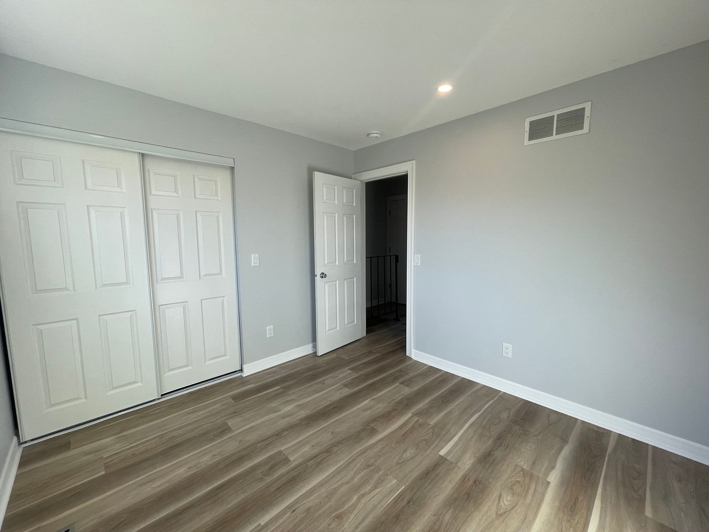 Building Photo - 8072 Wimbledon Dr