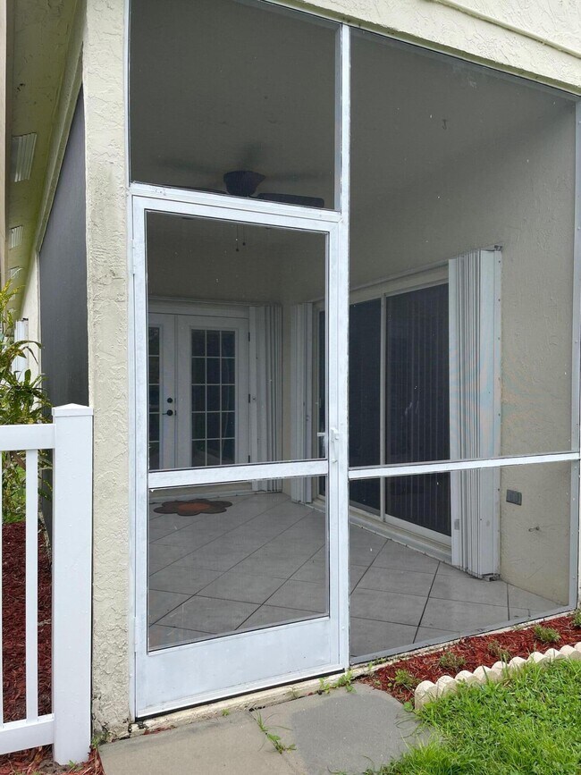 Building Photo - 6264 Lansdowne Cir