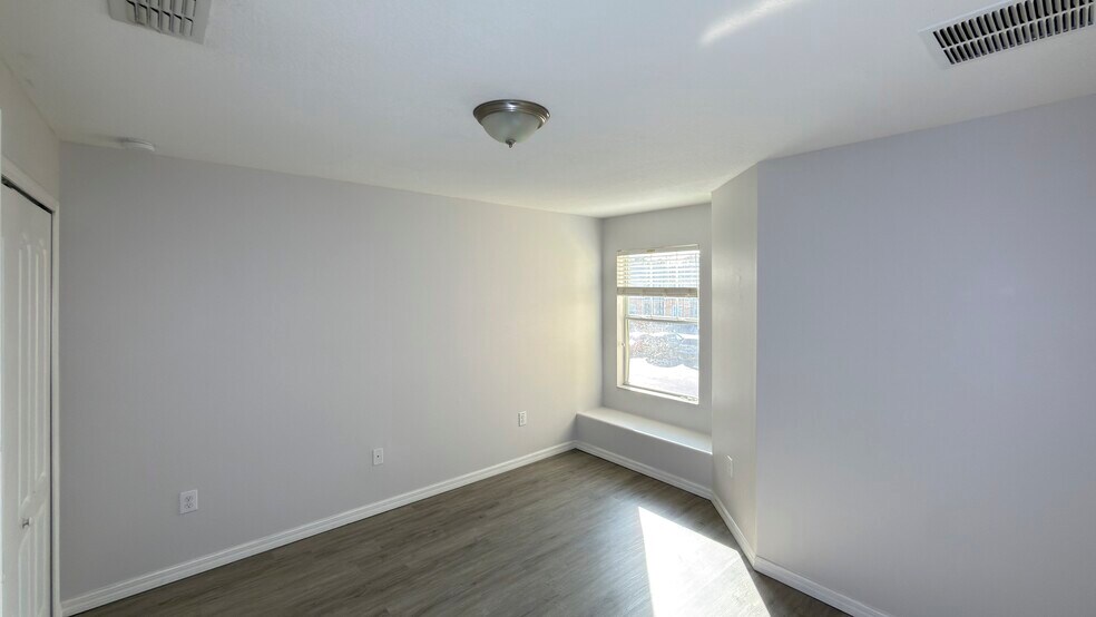 Building Photo - 4046 Mountain Chestnut Way