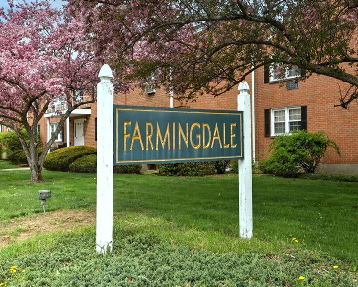 Farmingdale Condo COmplex - 49 Grandview Dr