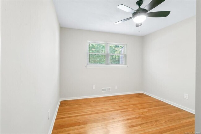 Building Photo - 208 Longhill Rd