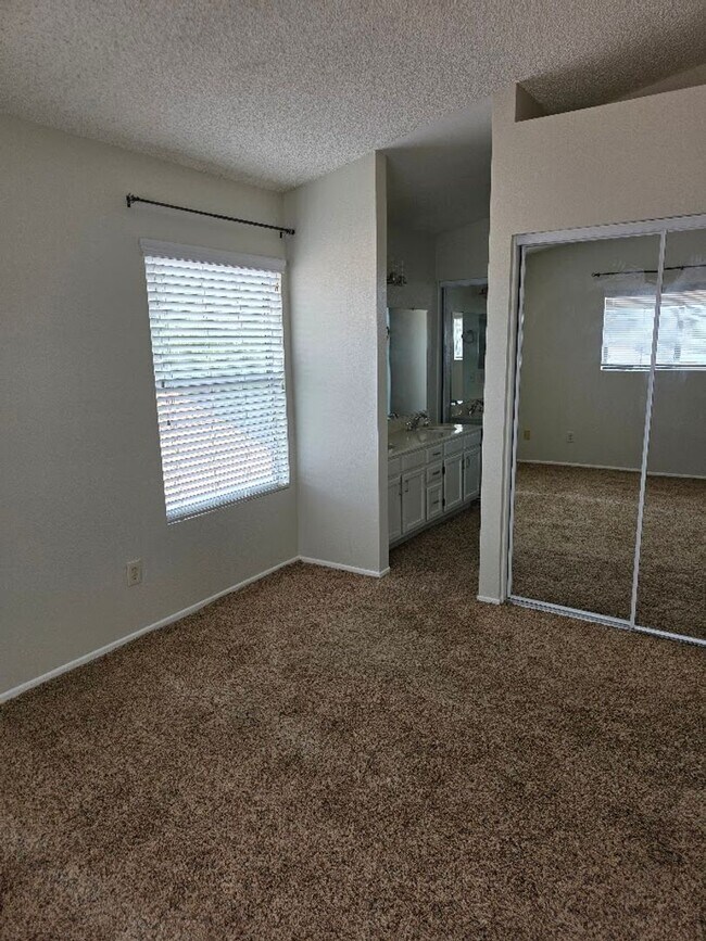 Building Photo - Temecula 3 Bedroom Home with Large Yard!