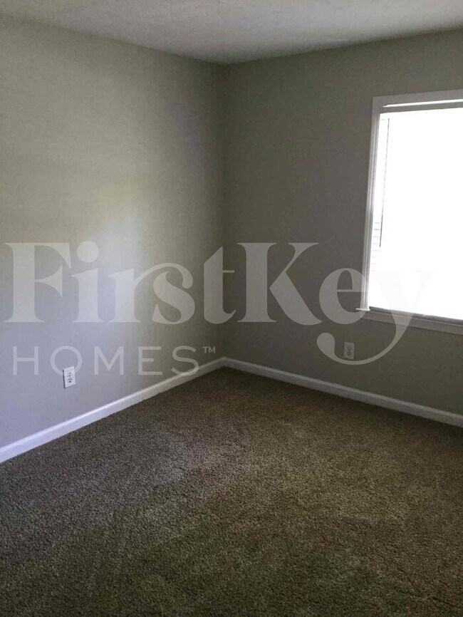 Building Photo - 420 Freestone Dr