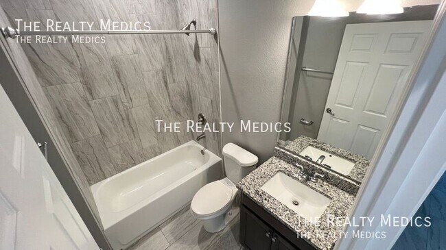 Building Photo - 1750 Loquat Ct NW