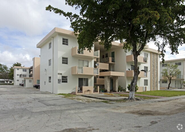 Building Photo - Capri Apartments