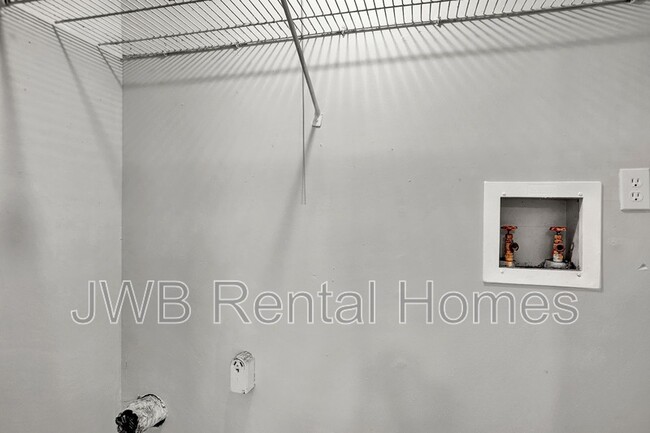 Building Photo - 473 Bentwood Ln