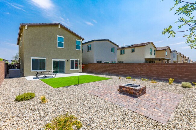 Building Photo - 4 Bed, 2.5 Bath Home In A Gated Community ...