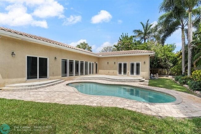 Building Photo - 750 NW 37th St