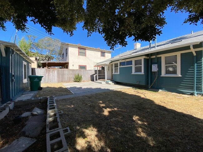 Building Photo - 2704 Landis St