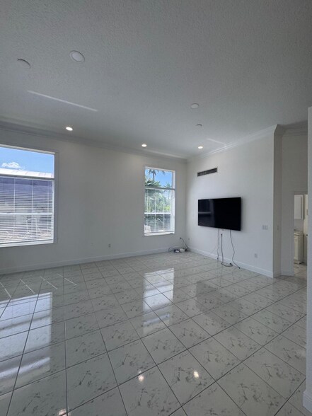 Building Photo - 10840 SW 139th Rd