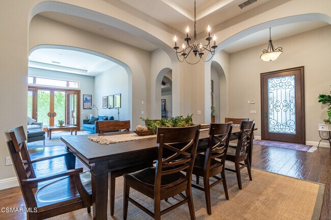 Building Photo - 835 Via Sedona