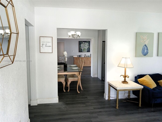 Building Photo - 510 NW 47th St