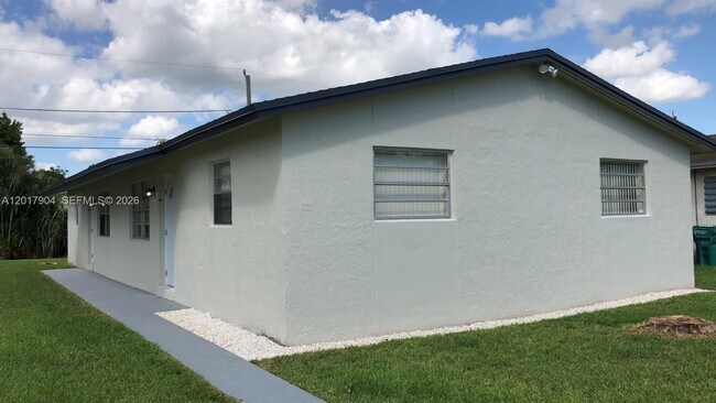 Building Photo - 25430 SW 107th Ave