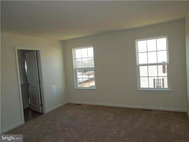 Building Photo - 1295 Madison Ln
