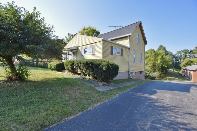 Building Photo - 3217 Queen City Ave
