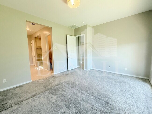 Building Photo - 1153 E Nolan Pl