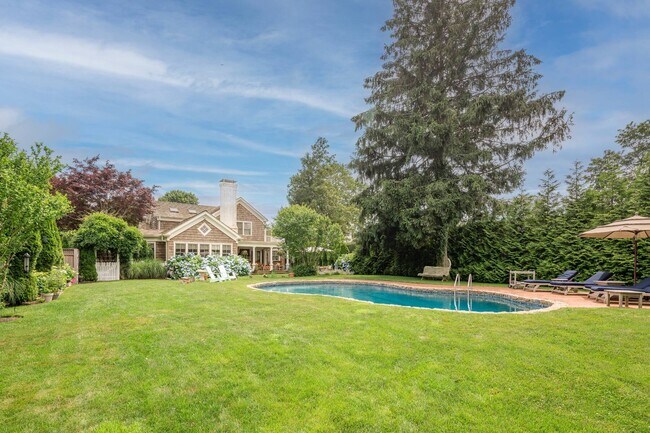 Building Photo - 135 Meeting House Ln